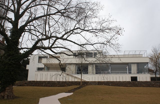 Vila-tugendhat-brno-exterier-a-interier-02